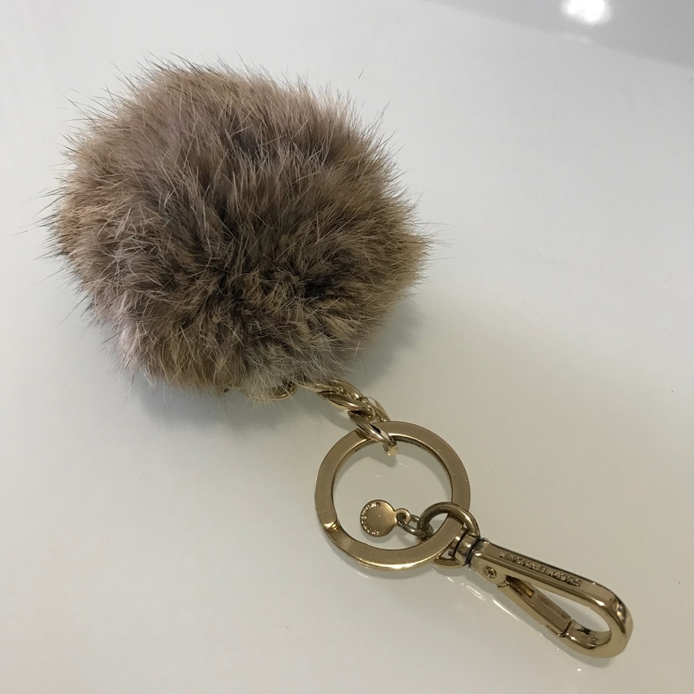 Michael Kors medium fur Key charm